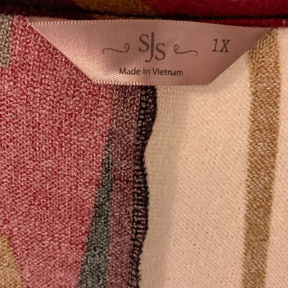 Colorful Geometric Pattern Cardigan - Picture 2 of 3